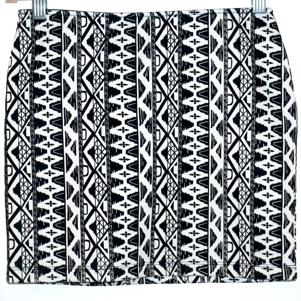 Black and white tribal print bodycon mini skirt. Size S.